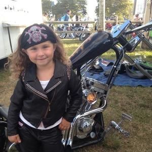 Meet your Posher, Iris